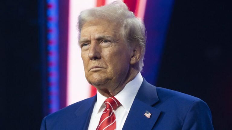 trumptan-yayinlara-tepki-iki-kanalin-lisans-iptalini-istedi-W9eEzBiT.jpg